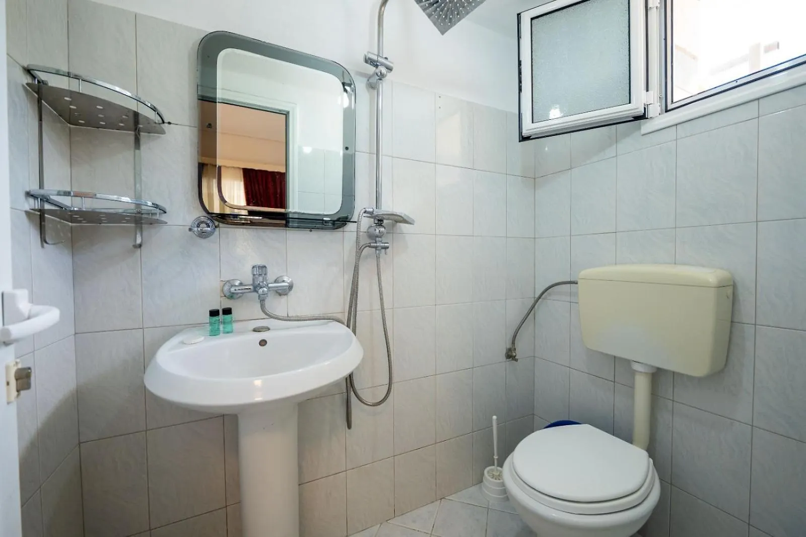 Vila Basho Sarandë